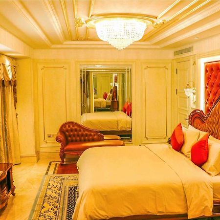 מלון Wyndham Grand Kunming East מראה חיצוני תמונה
