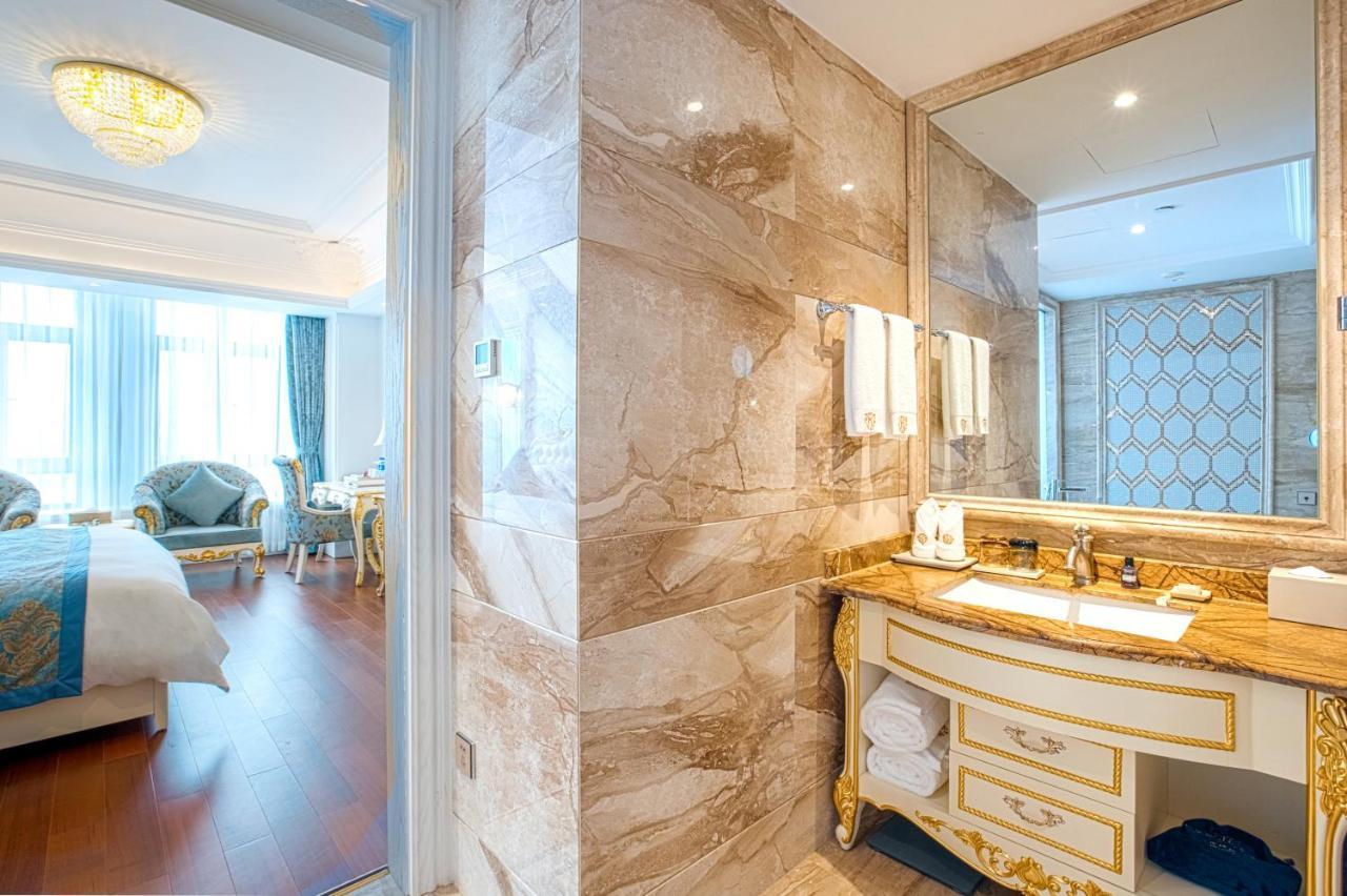 מלון Wyndham Grand Kunming East מראה חיצוני תמונה