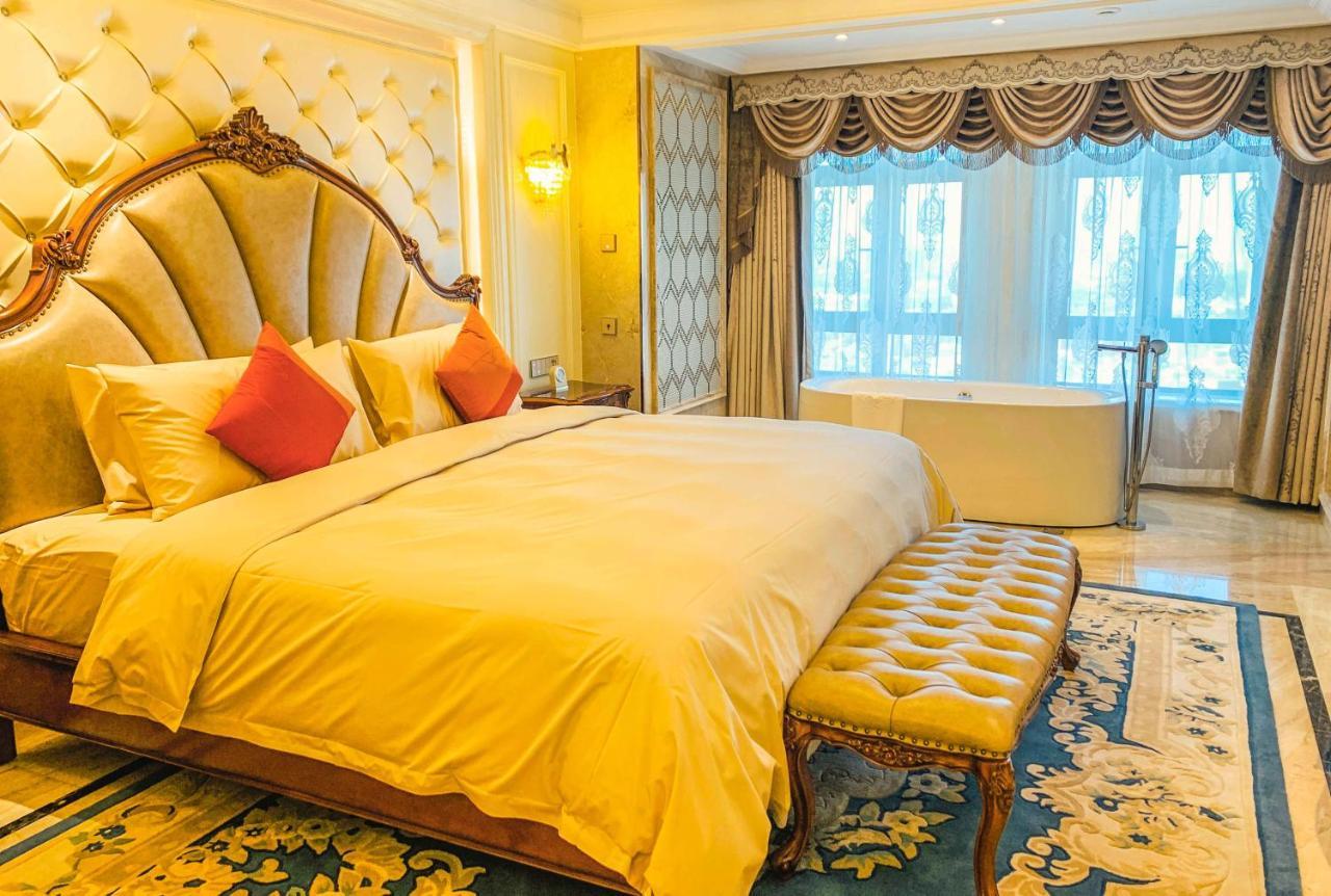 מלון Wyndham Grand Kunming East מראה חיצוני תמונה