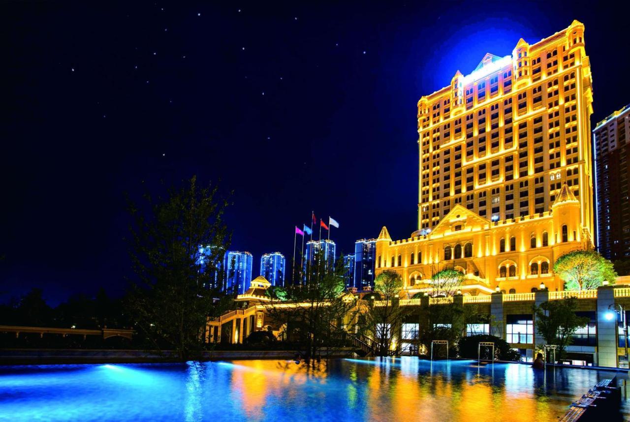 מלון Wyndham Grand Kunming East מראה חיצוני תמונה