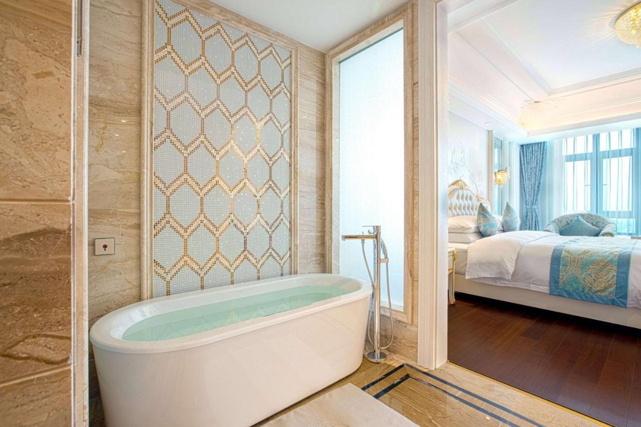 מלון Wyndham Grand Kunming East מראה חיצוני תמונה
