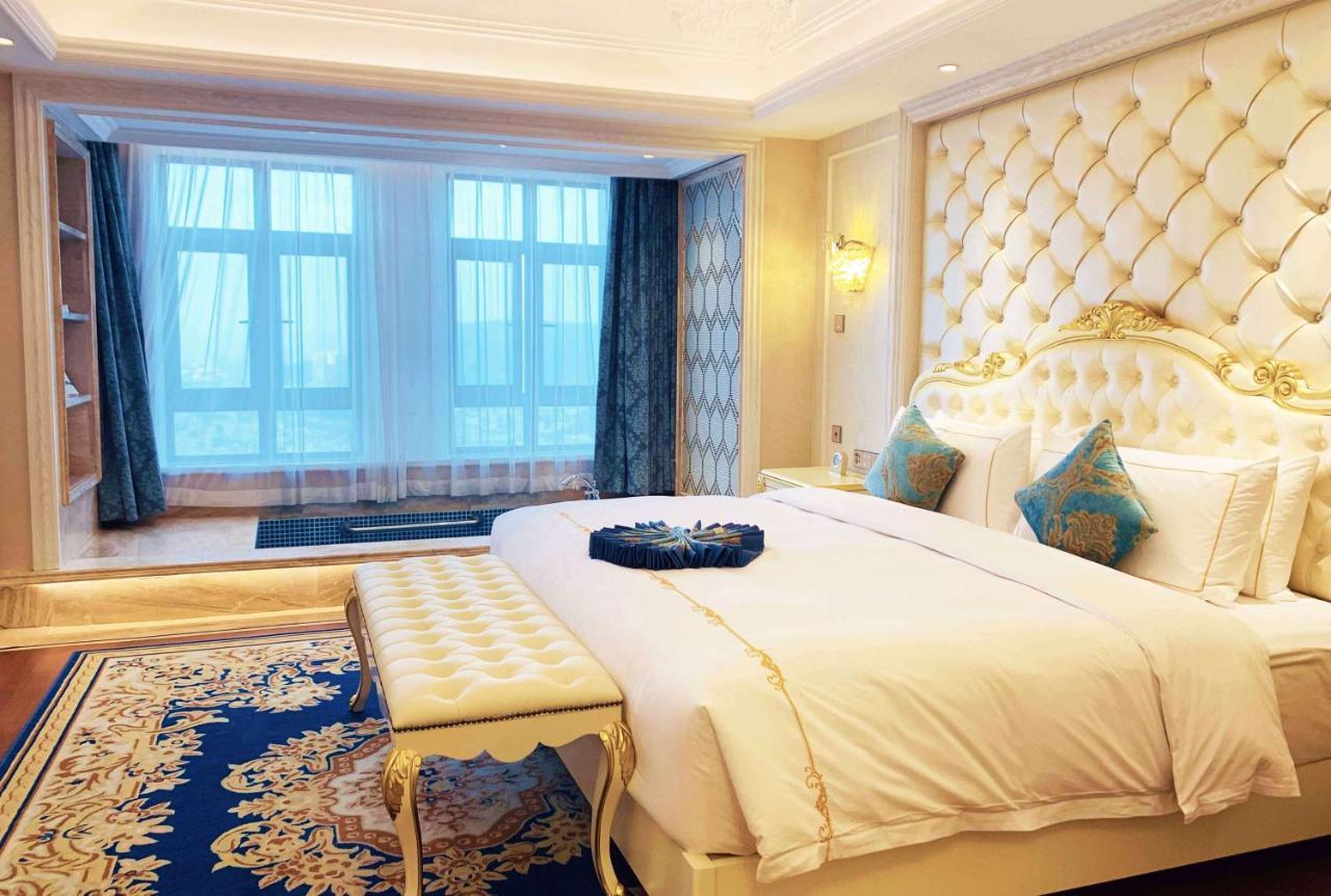 מלון Wyndham Grand Kunming East מראה חיצוני תמונה